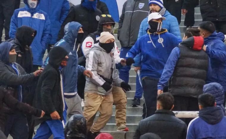 FOTO: Incidentes en las tribunas de Godoy Cruz. 