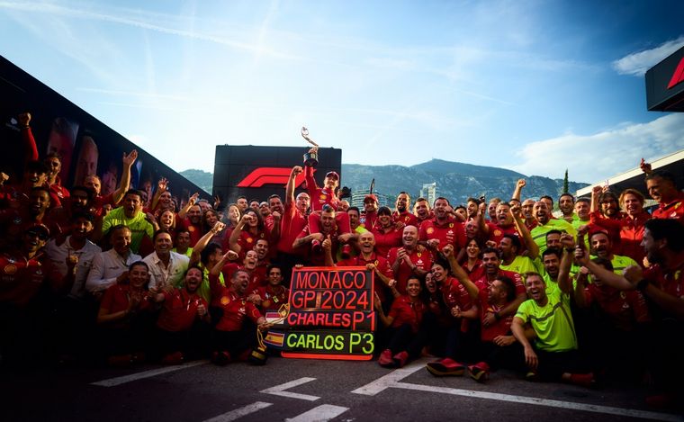 FOTO: Felicidad completa para Ferrari y Leclerc en Mónaco