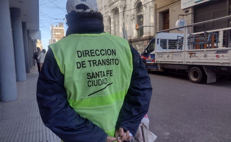 FOTO: Santa Fe mejora en su ordenamiento tras la prohibición de cuidacoches en calles