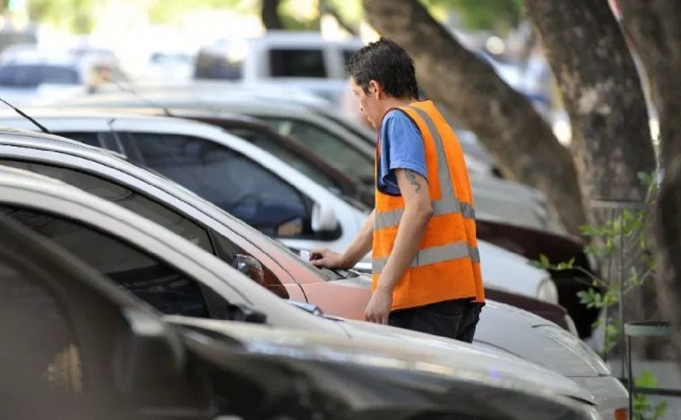 FOTO: Avanza un proyecto de ley para prohibir a los “naranjitas” en Córdoba