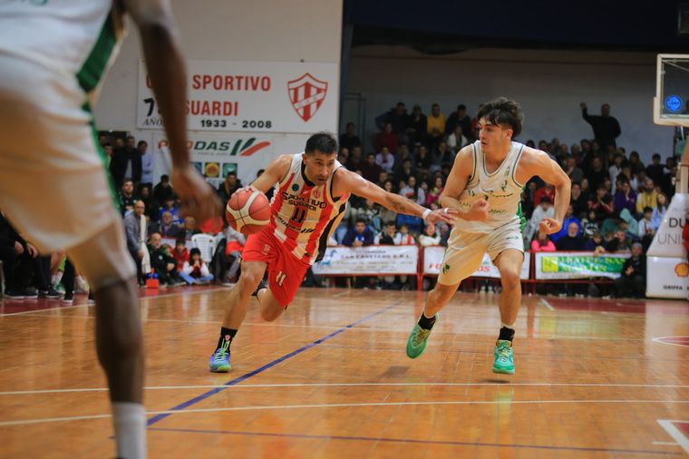 FOTO: Atenas cayó ante Suardi en suplementario. (Foto: Prensa Suardi)