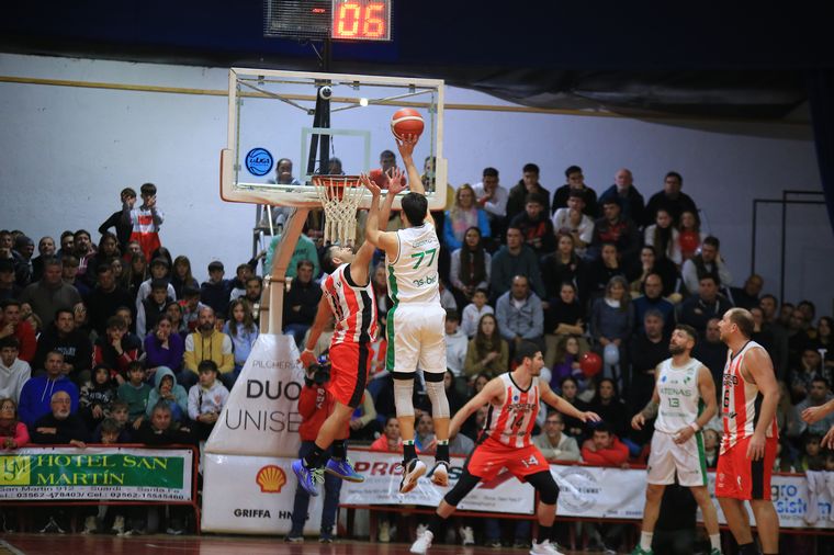 FOTO: Atenas cayó ante Suardi en suplementario. (Foto: Prensa Suardi)