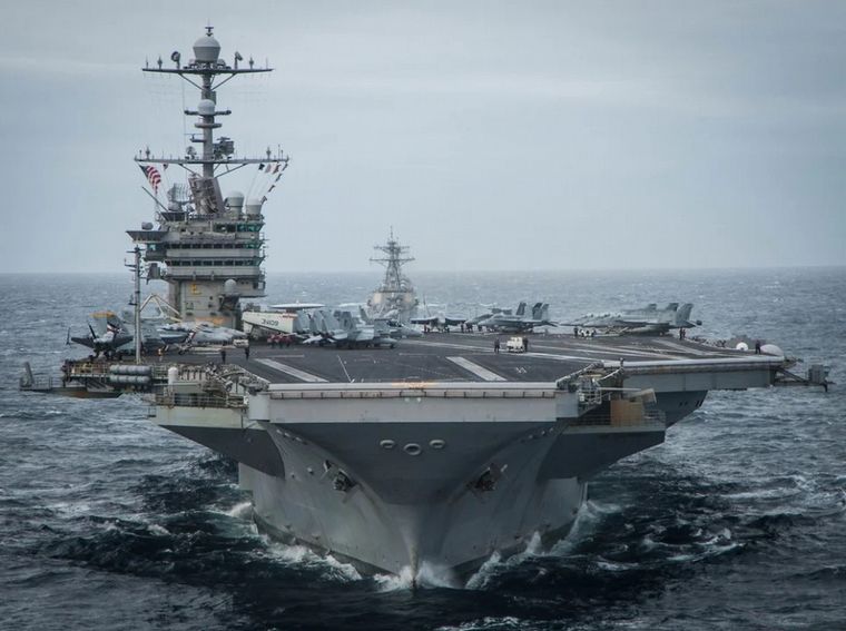 FOTO: El portaaviones nuclear USS George Washington, que hizo ejercicios con la Armada