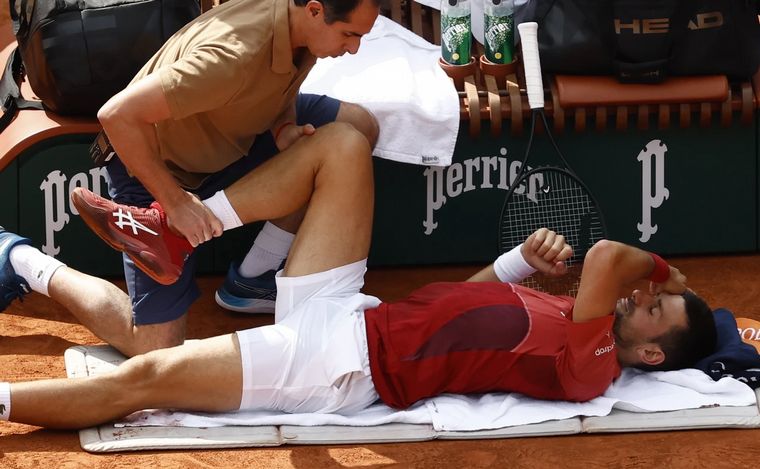 FOTO: Novak Djokovic se retiró de Roland Garros luego de ganarle a Francisco Cerundolo.