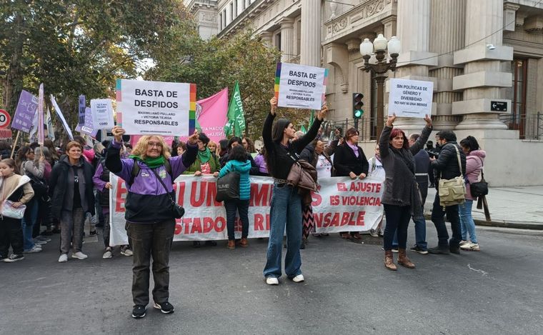 FOTO: Movilización en el centro de Rosario en el noveno aniversario de Ni Una Menos.