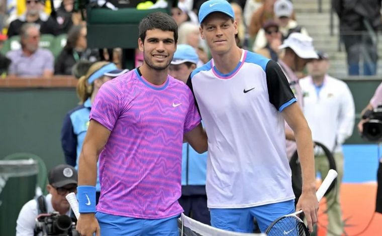 FOTO: Alcaraz y Sinner, las nuevas caras del tenis. 