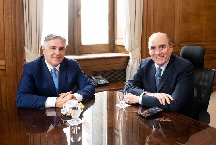 FOTO: Guillermo Francos, jefe de Gabinete, y Martín Llaryora, gobernador de Córdoba.