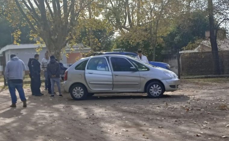 FOTO: El Citroën Xsara donde el remisero trasladó a su hija.