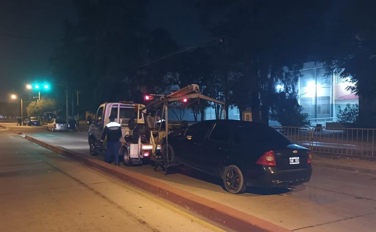 FOTO: Más de 60 vehículos secuestrados en un operativo en Córdoba. (Foto: Policía)