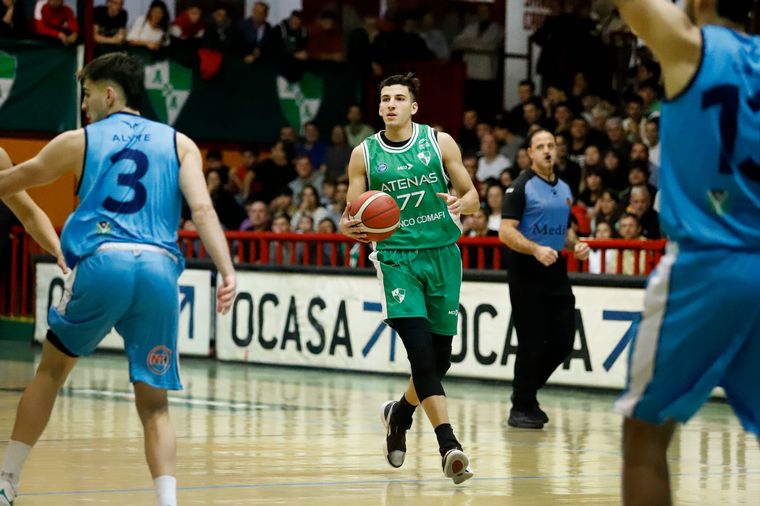 FOTO: Atenas se hizo fuerte en el Cerutti y le ganó a Racing. (Foto: Germán Ruiz/Atenas)