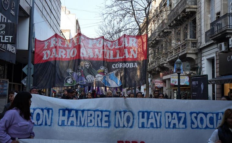 FOTO: Marchas en Córdoba contra la ley de Bases. (Foto: Daniel Cáceres/Cadena 3)