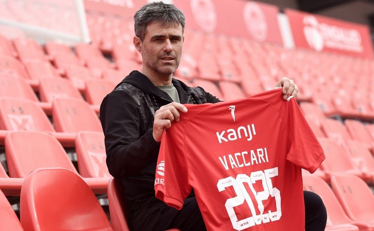 FOTO: Independiente presentó a Julio Vaccari como su nuevo director técnico.