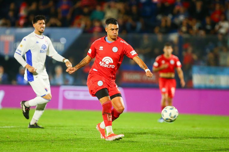 FOTO: Matías Suárez volvió al gol para el empate de Belgrano ante Tigre