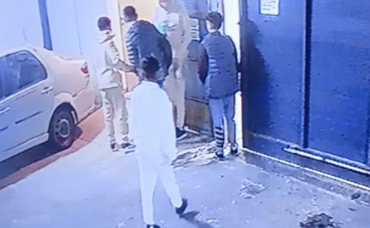 FOTO: Grupo de chicos robaron tras forzar una cochera de Cofico: dos menores detenidos.