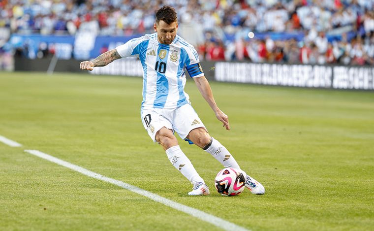 FOTO: Messi entrenó con normalidad de cara al duelo de cuartos de final ante Ecuador