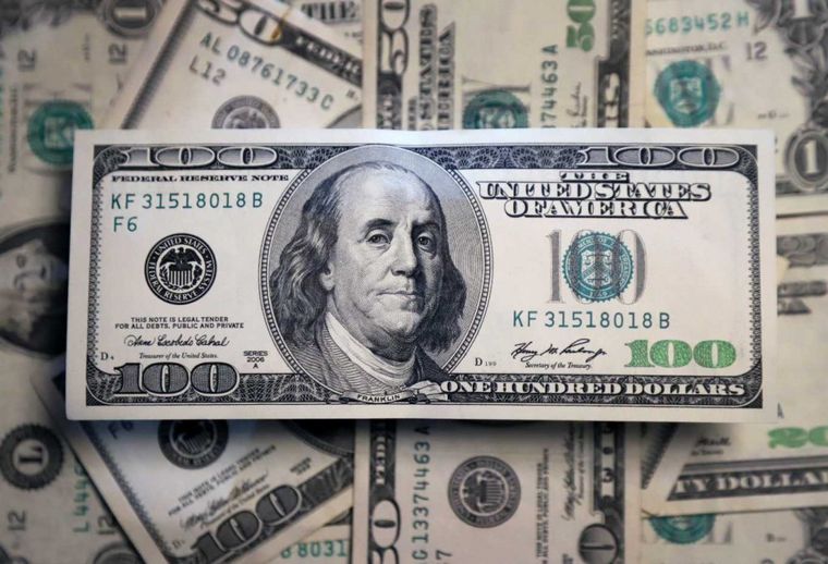 FOTO: El dólar blue rebota 35 pesos y termina la semana como el más caro de los libres