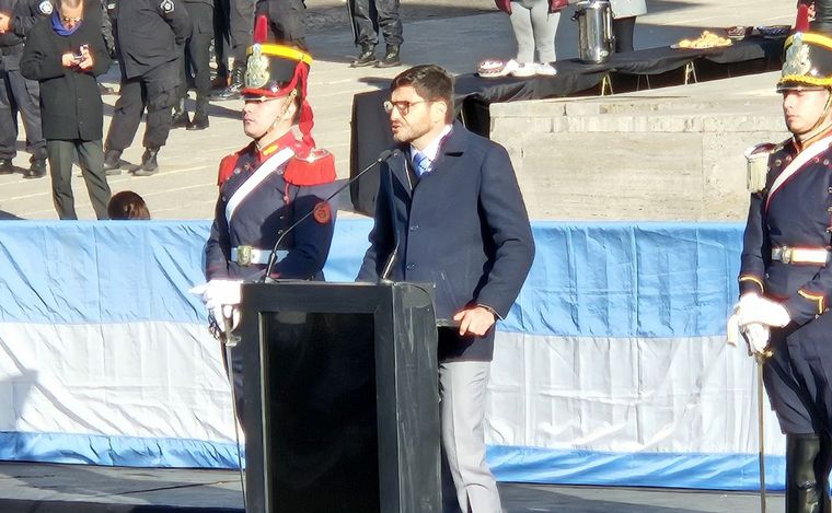 FOTO: Maximiliano Pullaro fue el segundo de los oradores en el Día de la Bandera. 