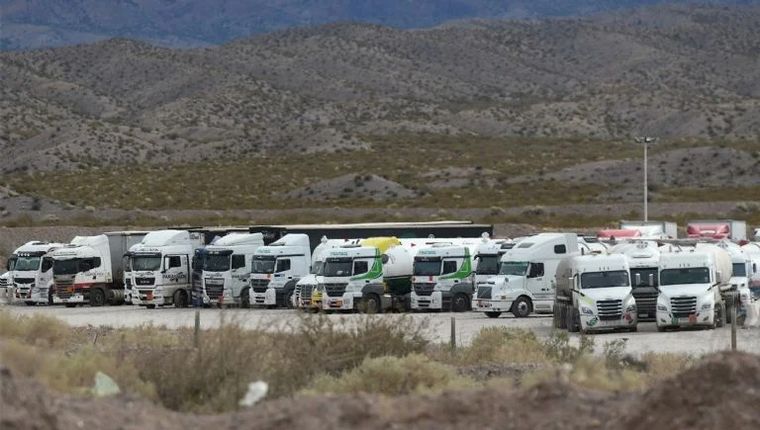 FOTO: Uspallata: varios camioneros quedaron atrapados por un temporal en alta montaña