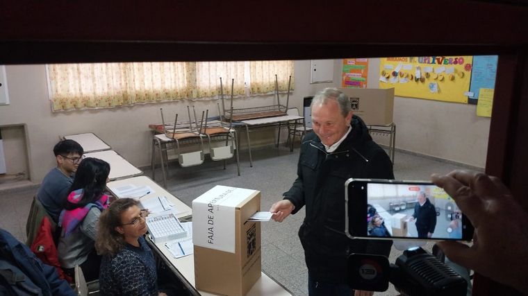 FOTO: Elecciones en Río Cuarto: votó Guillermo Rivas, candidato del oficialismo