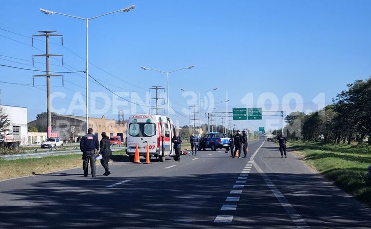 FOTO: El tránsito permanecía cortado en Av. Circunvalación entre Pueblo Nuevo y Ayacucho.