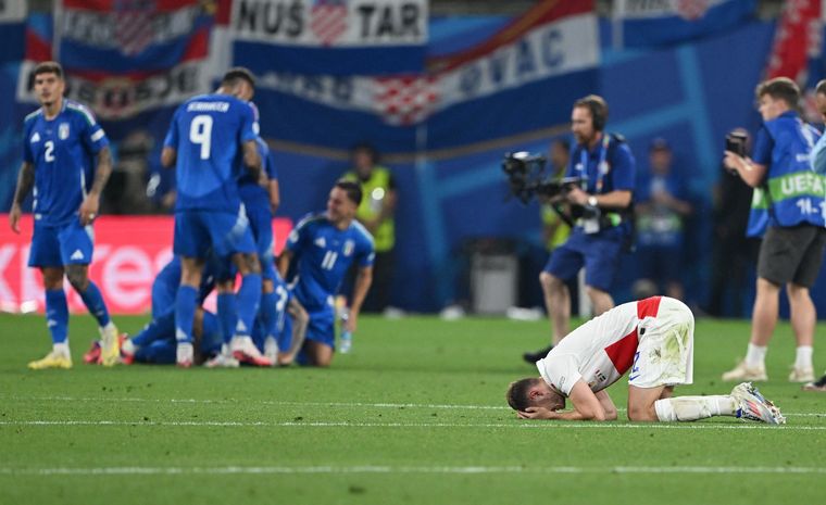 FOTO: Italia avanzó a octavos de final de la Eurocopa. 