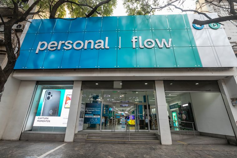 FOTO: Personal y Flow suman un nuevo espacio de 2000 m2 en la peatonal de Córdoba