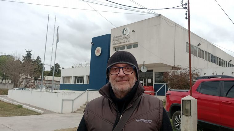 FOTO: Robaron un taxi en 20 segundos: el día anterior le habían robado una cubierta