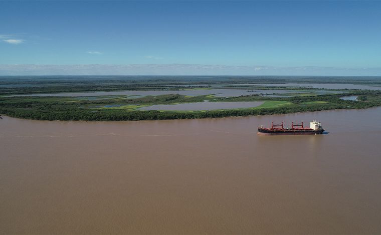 FOTO: Se acentúa la bajante del río Paraná y prevén que continúe al menos hasta agosto.