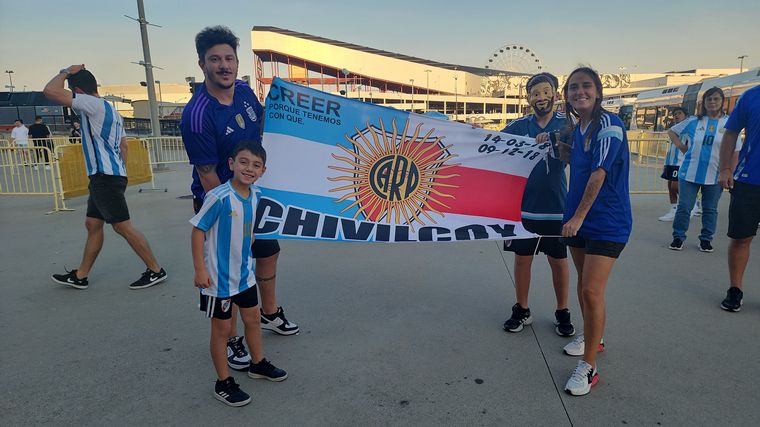 FOTO: Los hinchas argentinos ya llenan el MetLife Stadium de New York.