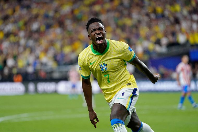 FOTO: Vinicius, tras no ganar el balón de oro: "Lo haré 10 veces si es necesario"