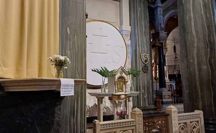 FOTO: Robaron una estatua de la Virgen de Luján en la Basílica Santa Rosa de Lima.