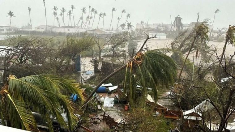 FOTO: Huracán Beryl (foto: @InformaESV)