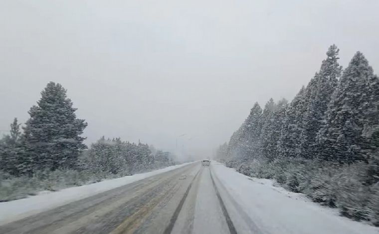 FOTO: Frío extremo en Bariloche por las intensas nevadas. (Foto: gentileza ADN Sur)