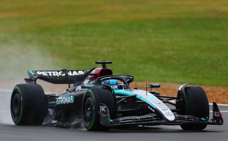 FOTO: Russell lideró el doblete de Mercedes, junto a Hamilton, en la FP3