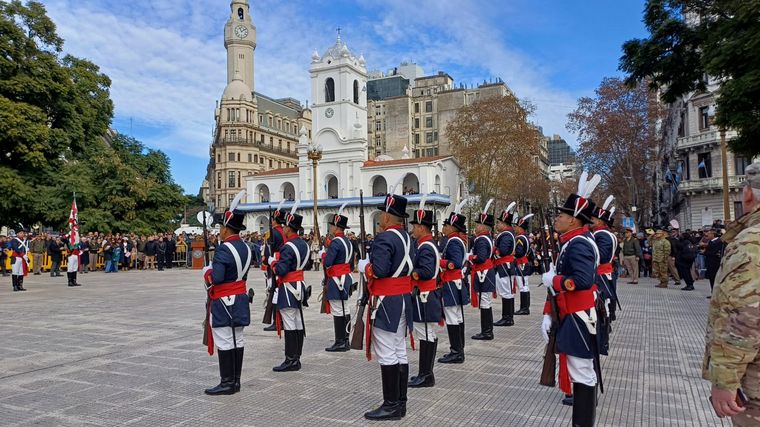 FOTO: Cambio de guardia en Plaza de Mayo. 