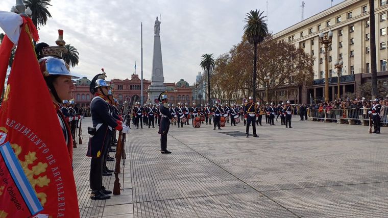 FOTO: Cambio de guardia en Plaza de Mayo. 