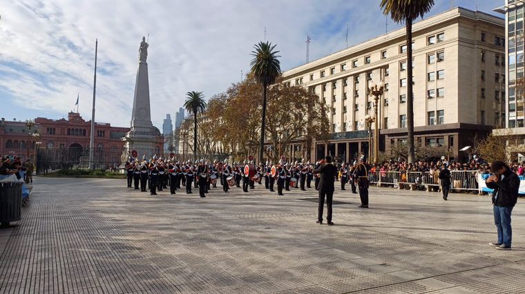 FOTO: Cambio de guardia en Plaza de Mayo. 