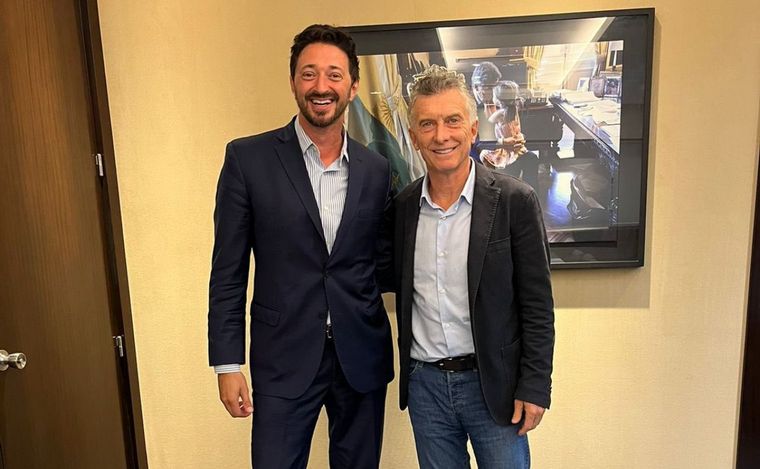 FOTO: Martín Yeza, presidente de la Asamblea Nacional del PRO, junto a Mauricio Macri. 