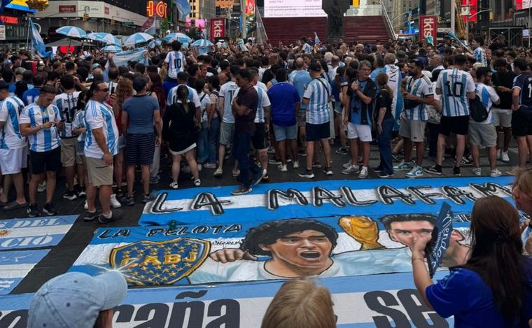 FOTO: Banderazo argentino en Times Square. 