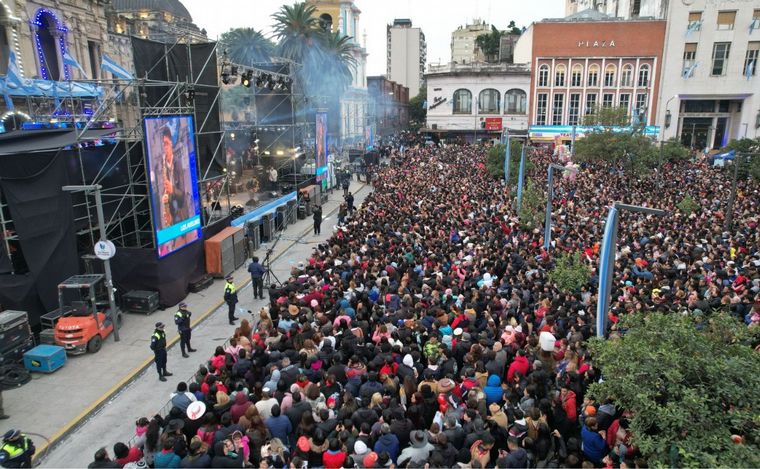 FOTO: Una multitud en la celebración de la independencia. (Foto:Gobierno de Tucumán)