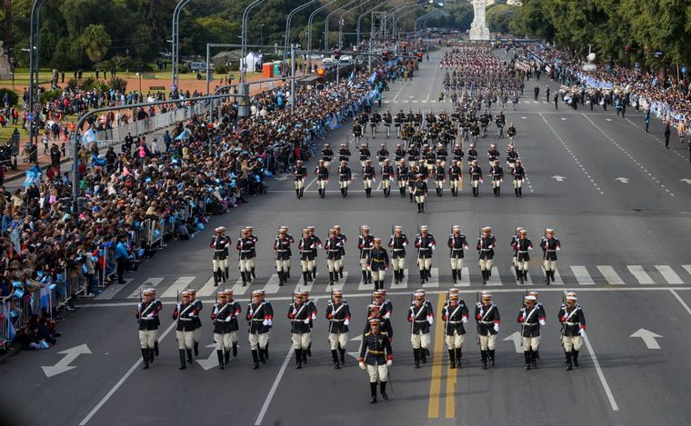 FOTO: Desfile militar por el Día de la Independencia (foto: archivo)
