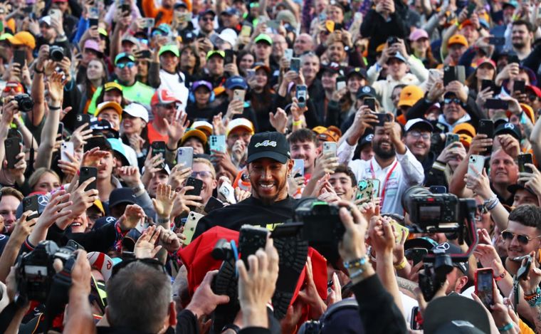 FOTO: Hamilton ganó cortando una mala racha de 56 carreras