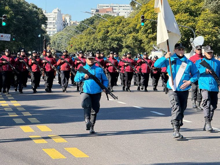 FOTO: Milei asiste al desfile militar en el Día de la Independencia