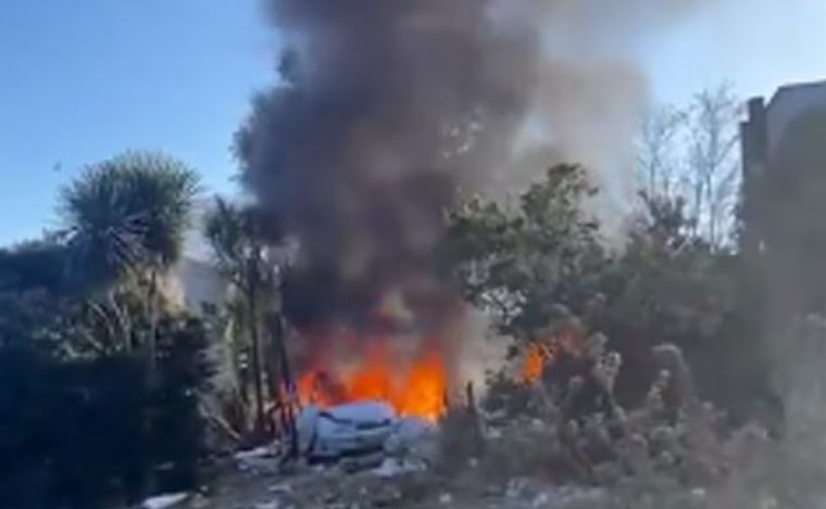 FOTO: Explotó una casa en Chascomús por un aparente escape de gas. (Foto: captura video)