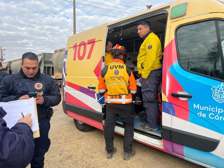 FOTO: Un tren de carga arrolló a un colectivo de Ersa operado por la empresa Tamse dejando 