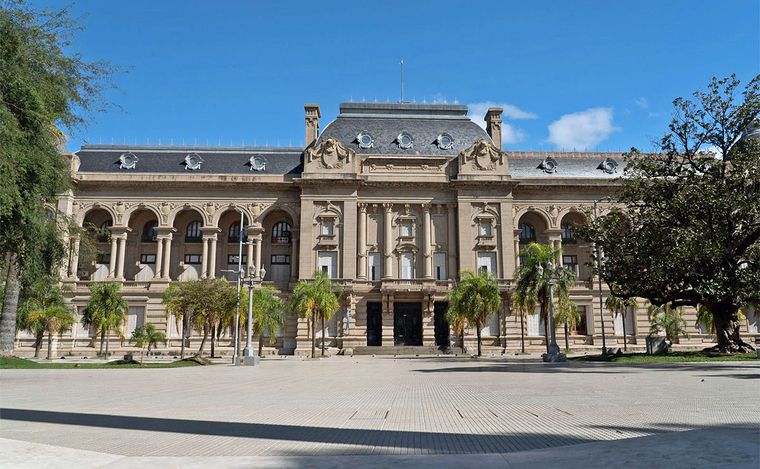 FOTO: Paritarias: gobierno provincial planea convocar a sindicatos la próxima semana..