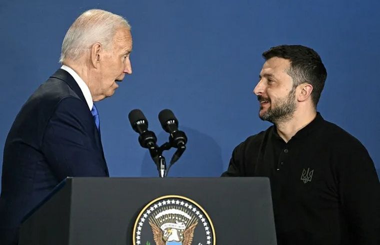 FOTO: Joe Biden, junto a Volodimir Zelenski (Foto: AFP)