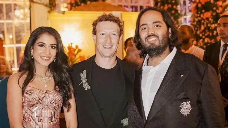 FOTO: Mark Zuckerberg, creador de Facebook, fue invitado a la fiesta