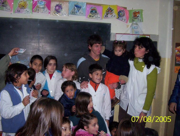 FOTO: Maestra de Messi valora la vigencia de sencillez, humildad y amor por la Familia