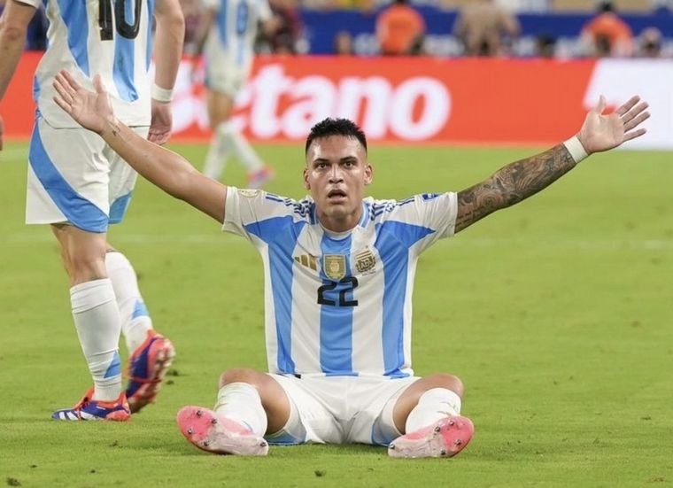 FOTO: Lautaro Martínez festeja el gol del título 